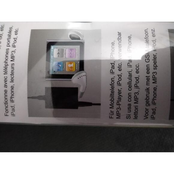 V7 AC2090U8 Ultra Slim Universal Laptop Charger 90W Fast USB Port Tips Included - Picture 6 of 16